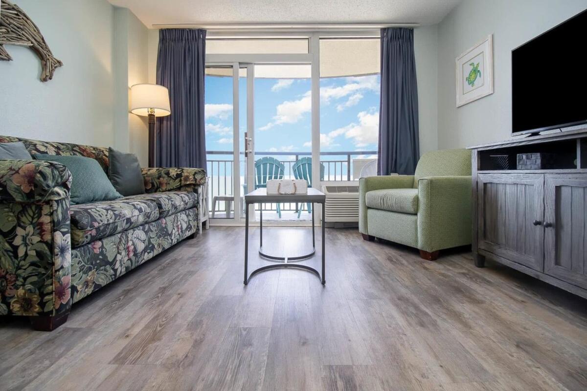 Downtown Oceanfront, Sleeps 4 Myrtle Beach