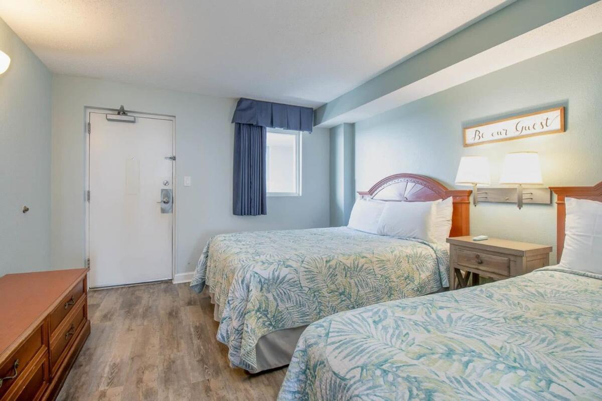 Downtown Oceanfront, Sleeps 4 *