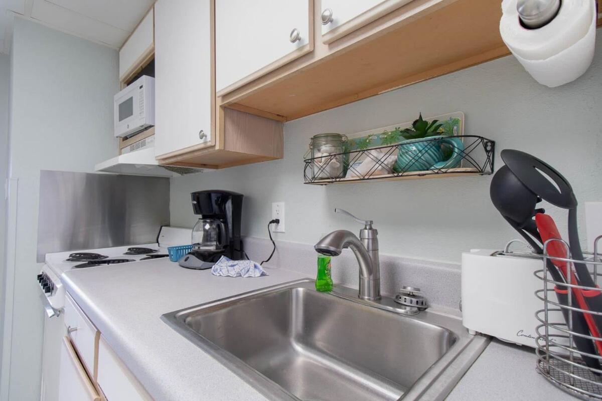 Downtown Oceanfront, Sleeps 4 Holiday home *