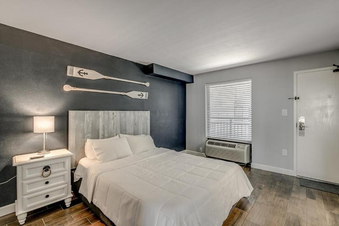 Coastal Flare,stylish 1 Bedroom Located The Northern End Of Myrtle Beach. Apartment