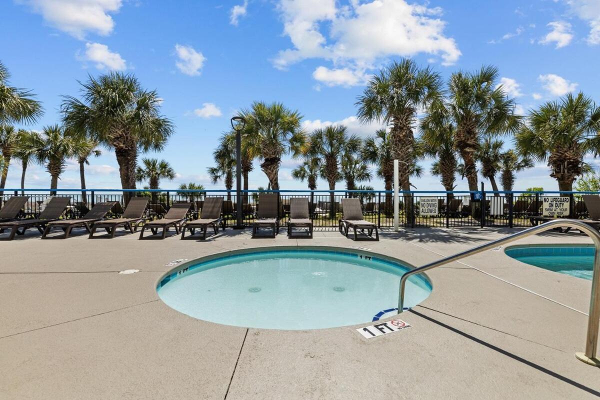 Downtown Oceanfront, Sleeps 4 Holiday home
