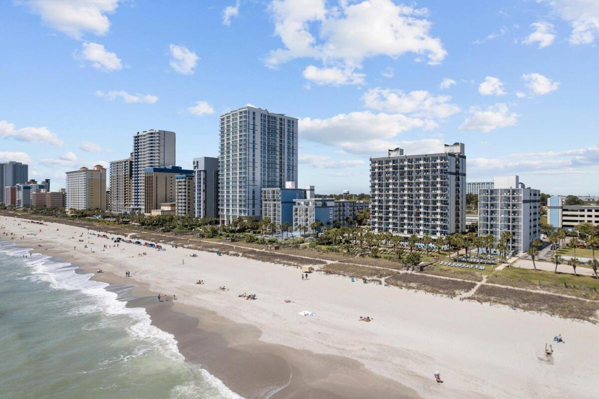 Downtown Oceanfront, Sleeps 4 *