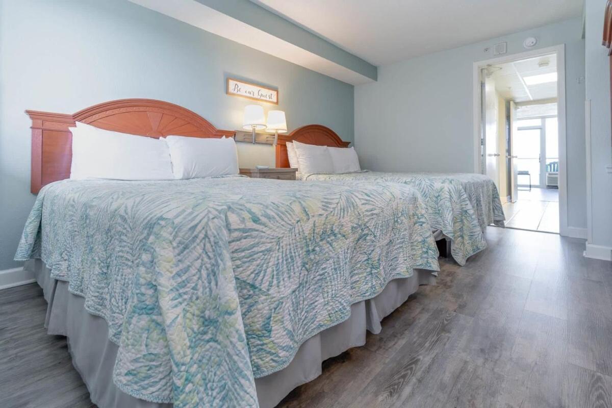 Downtown Oceanfront, Sleeps 4 Holiday home *