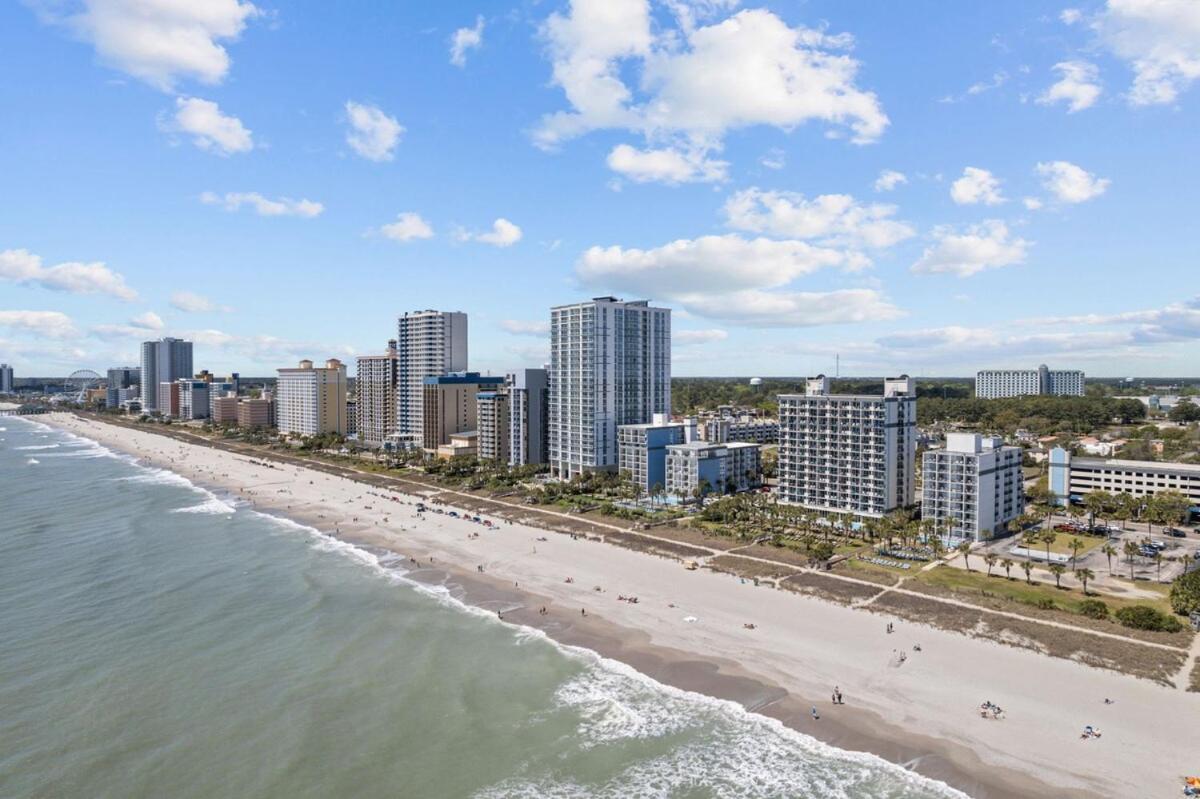 Downtown Oceanfront, Sleeps 4 Holiday home