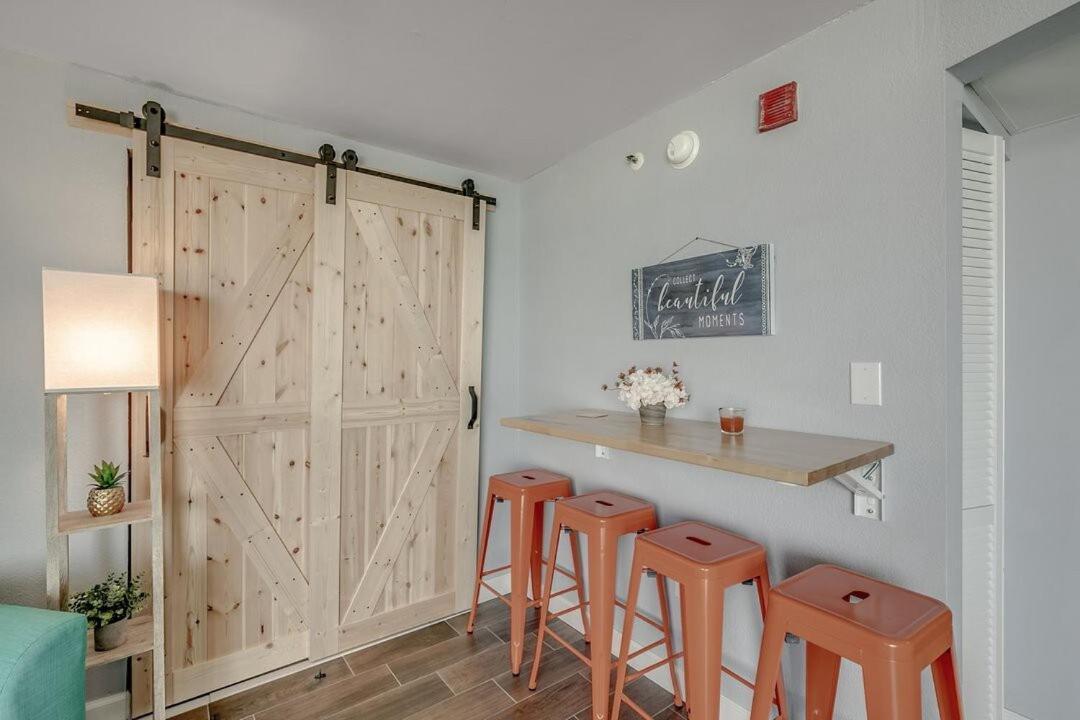 Coastal Flare,stylish 1 Bedroom Located The Northern End Of Myrtle Beach. *