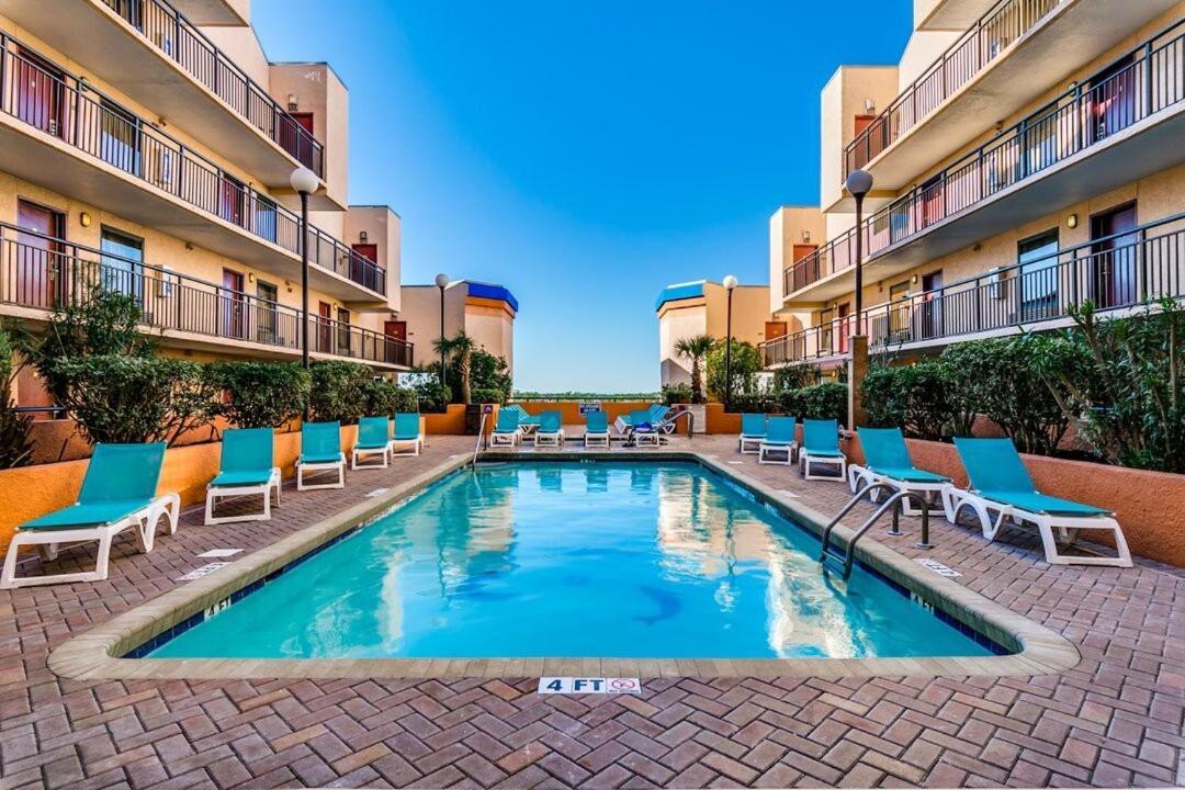 Coastal Flare,stylish 1 Bedroom Located The Northern End Of Myrtle Beach. Apartment *