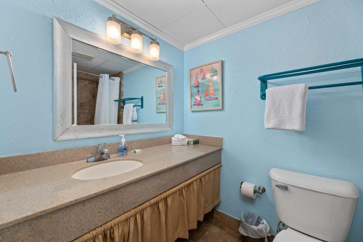 Cozy Oceanview Studio, Sleeps 4 Holiday home Myrtle Beach