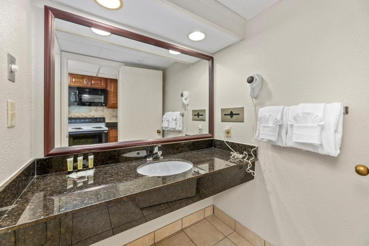 Landmark Resort, 1br Oceanfront