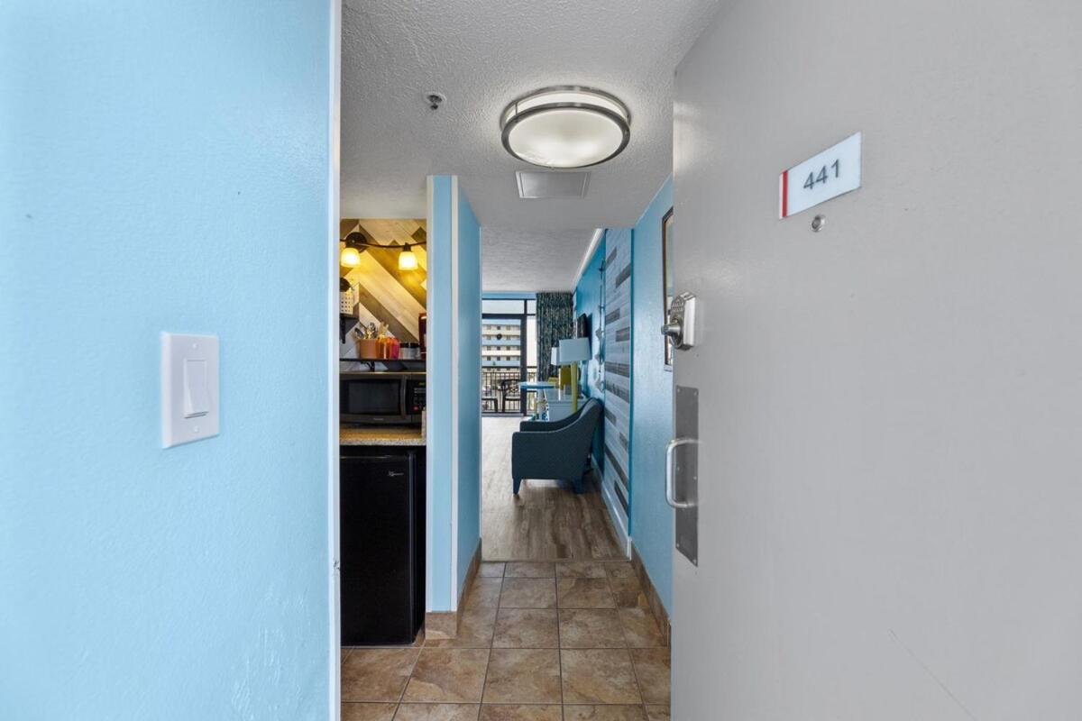 Cozy Oceanview Studio, Sleeps 4 Holiday home *