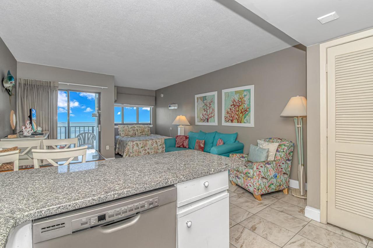 Holiday home Stunning With Impeccable Oceanfront Views! Beautifully Updated - Palace 1202 *