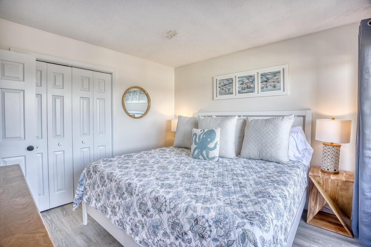 Apartment Oceanfront 3br/2ba Dog Friendly *