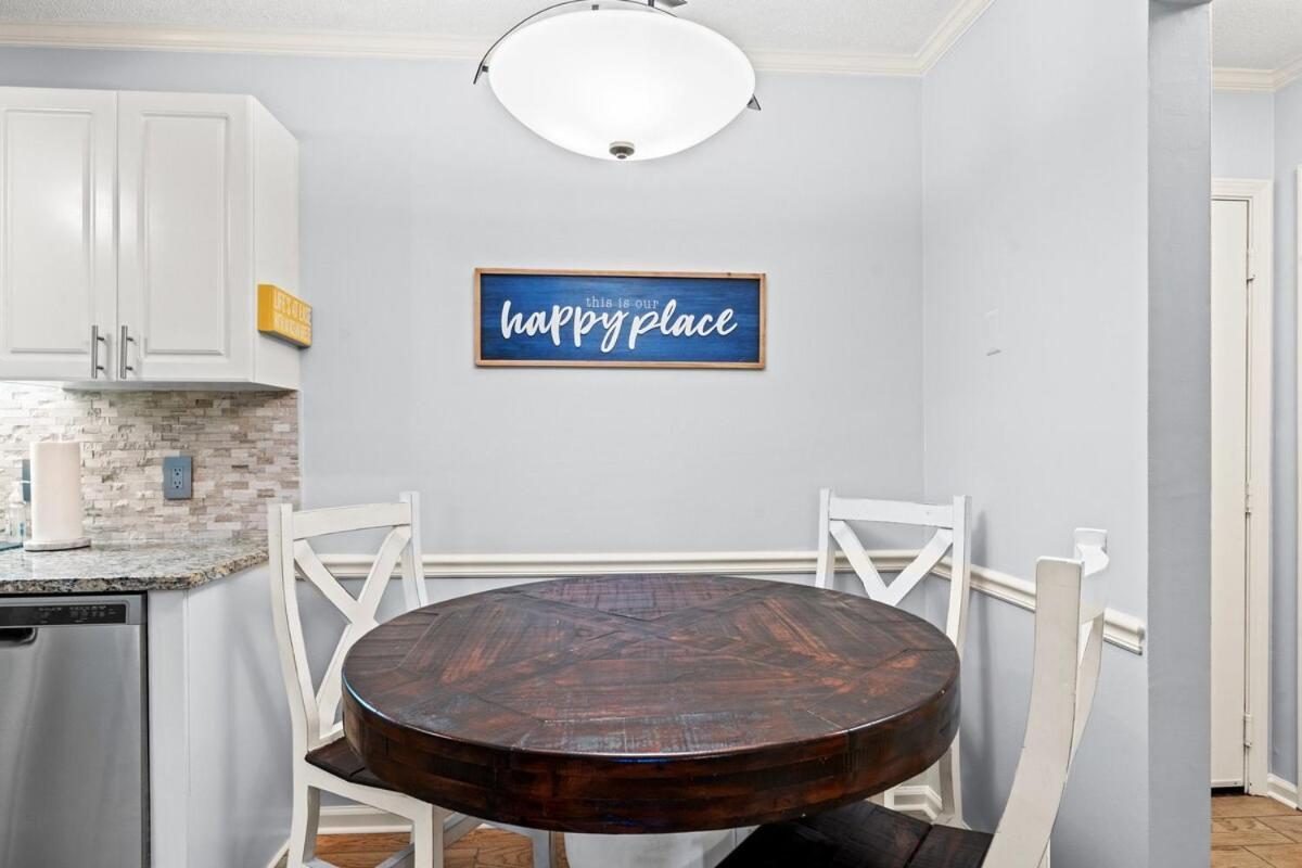 Apartment Coastal Living At Its Best! *