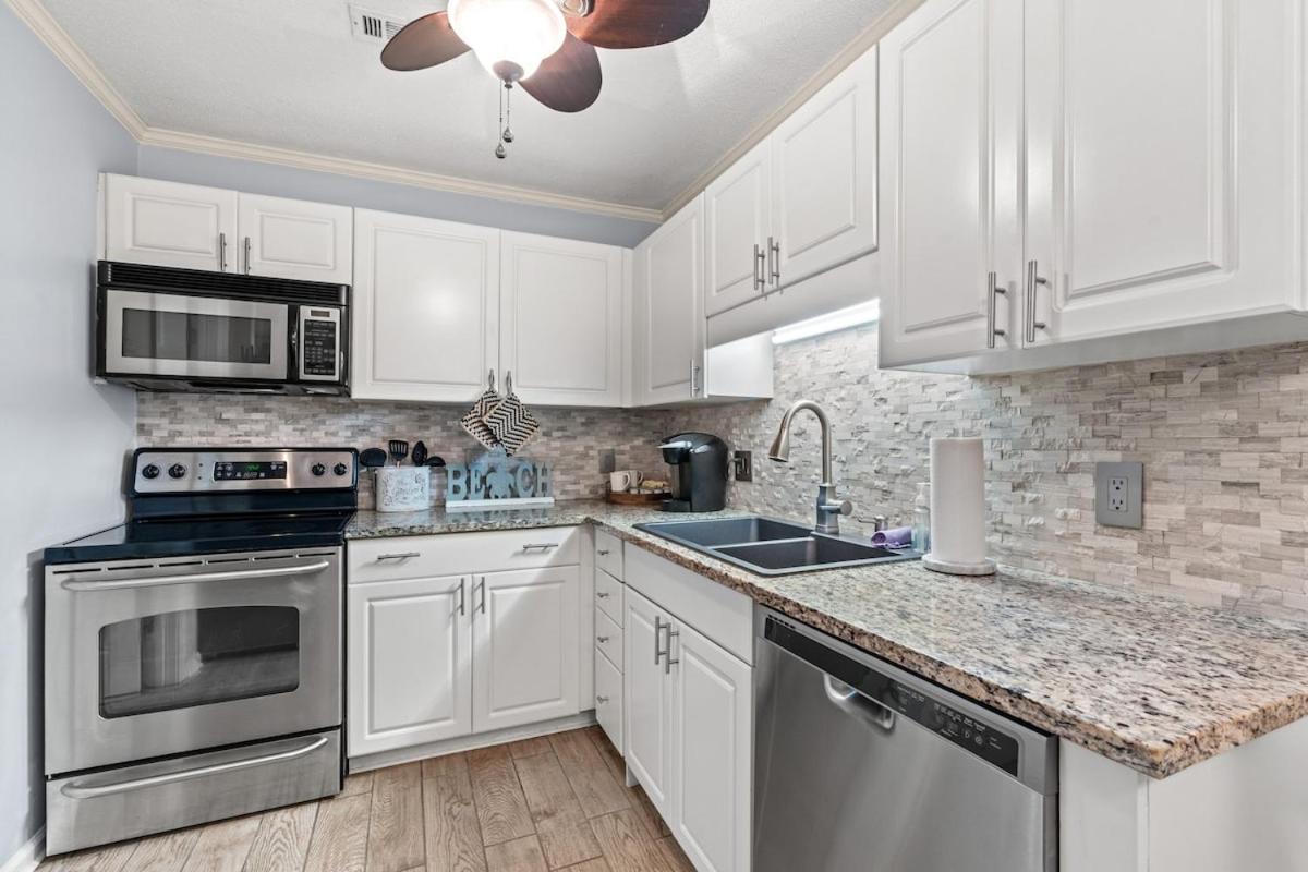 Coastal Living At Its Best! Apartment *