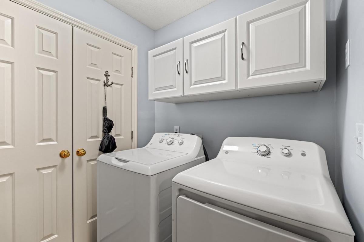 Apartment Coastal Living At Its Best!
