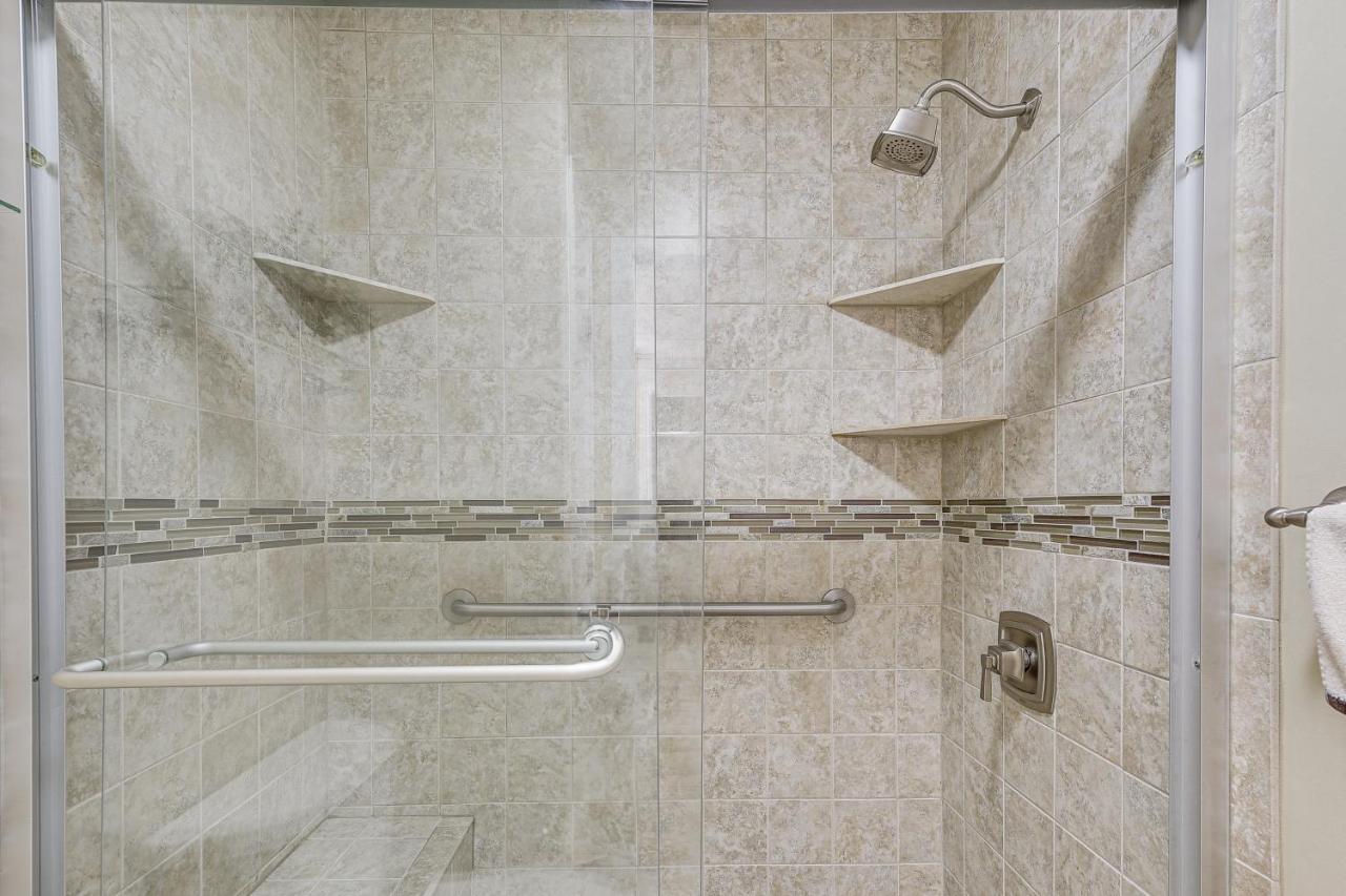 Myrtle First-floor Gem Pool And Access Apartment *