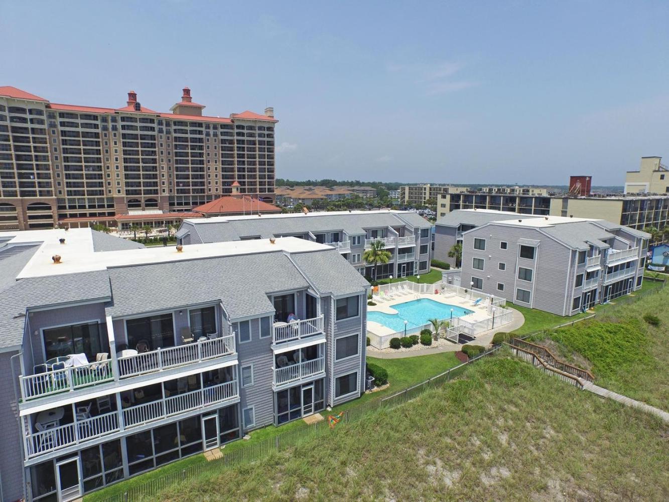Apartment Sea Cloisters 303e *