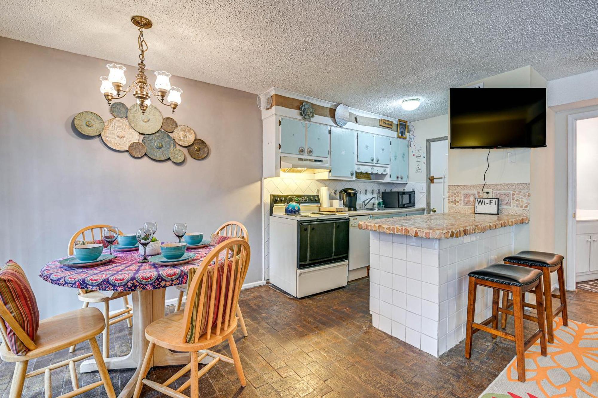 Holiday home Bohemian Retreat - 2 Blocks To Ocean! *