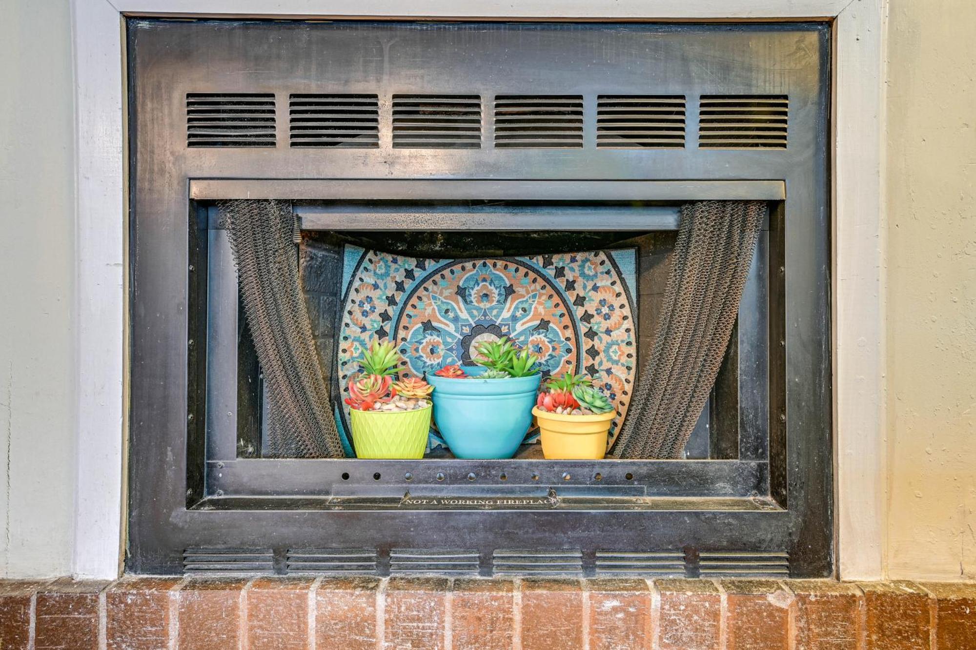 Bohemian Retreat - 2 Blocks To Ocean! *