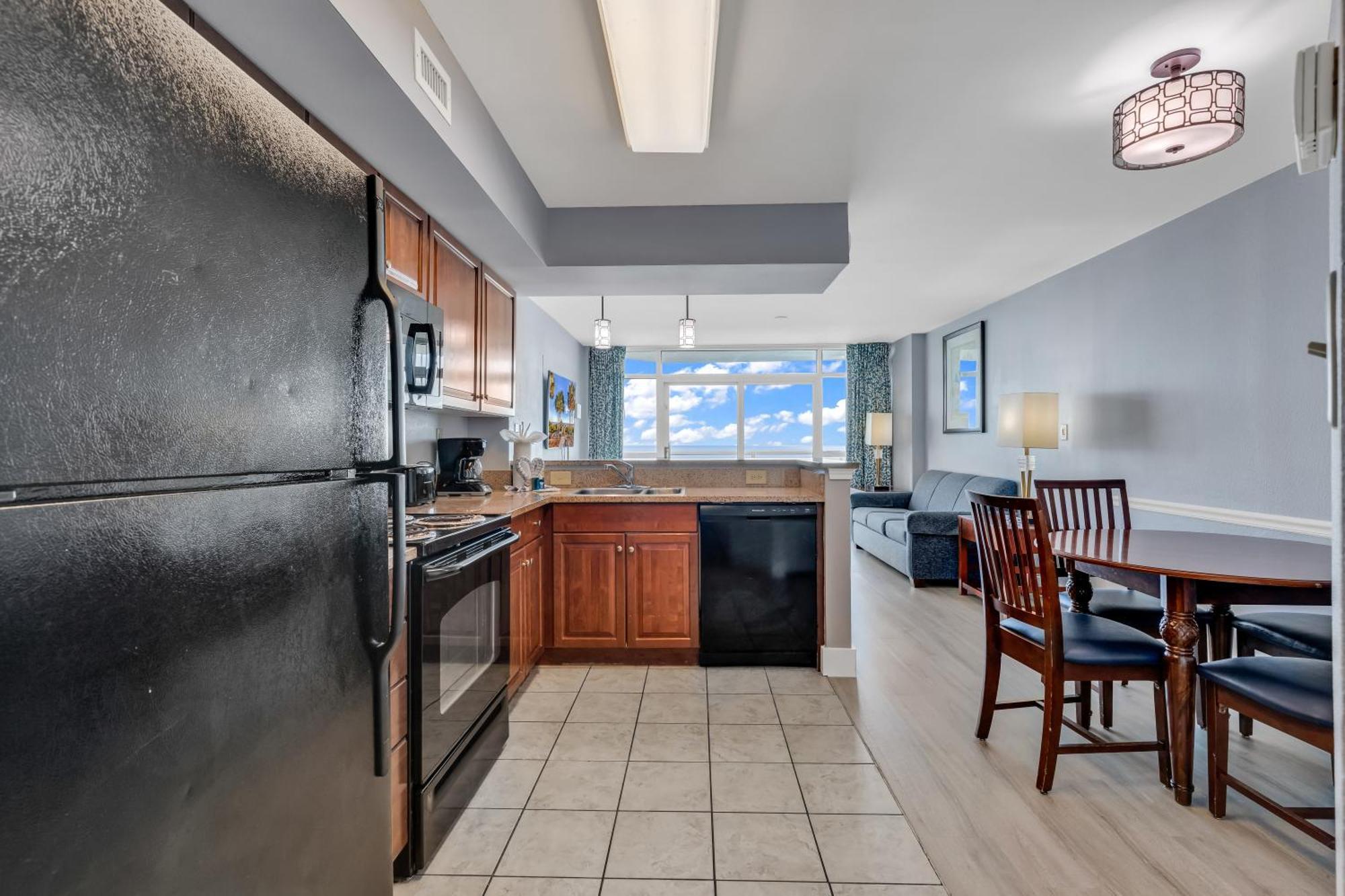 Bright Beachfront 1br At Dunes Village