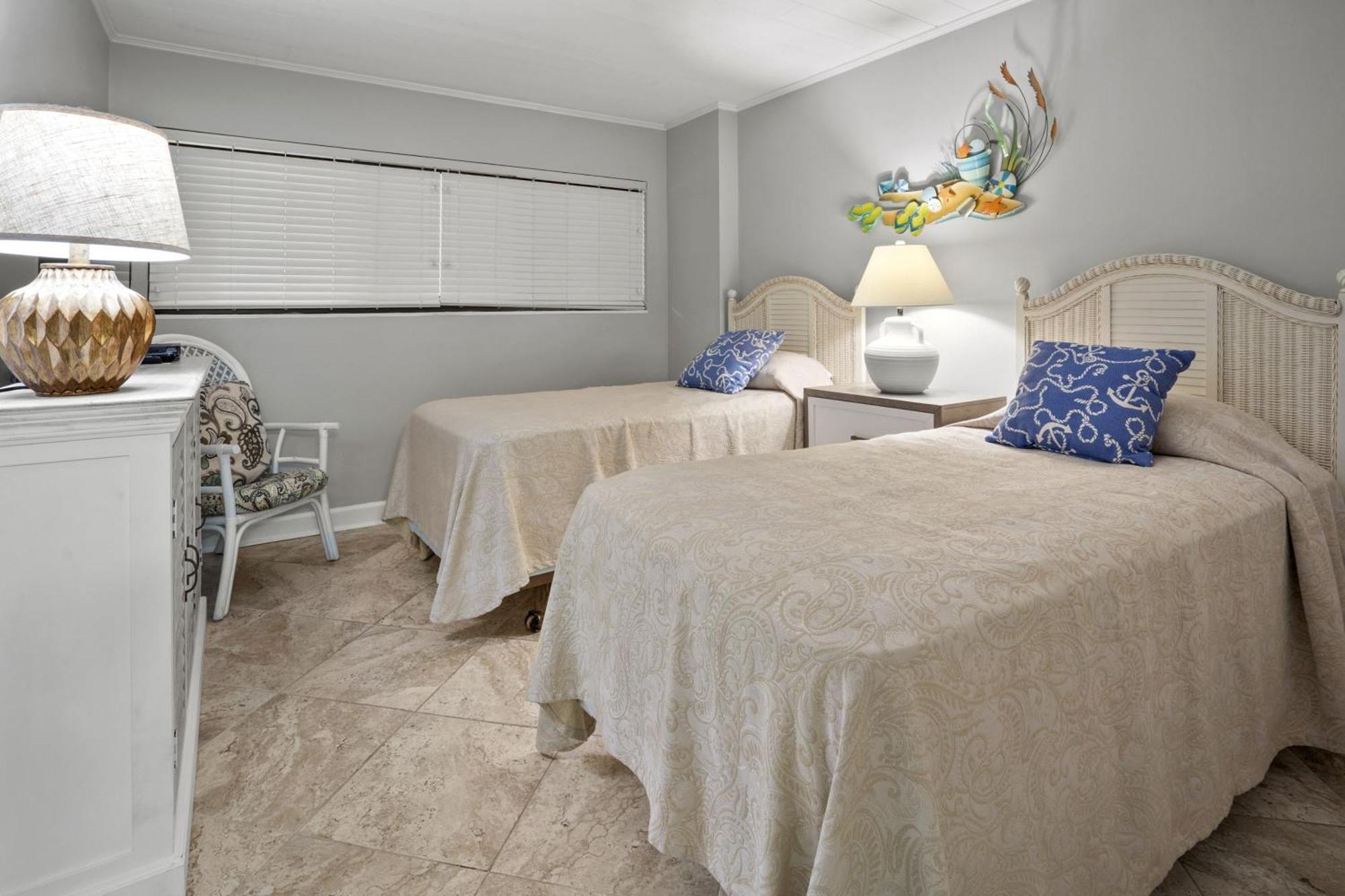 Shoreham Towers 2d Apartment *