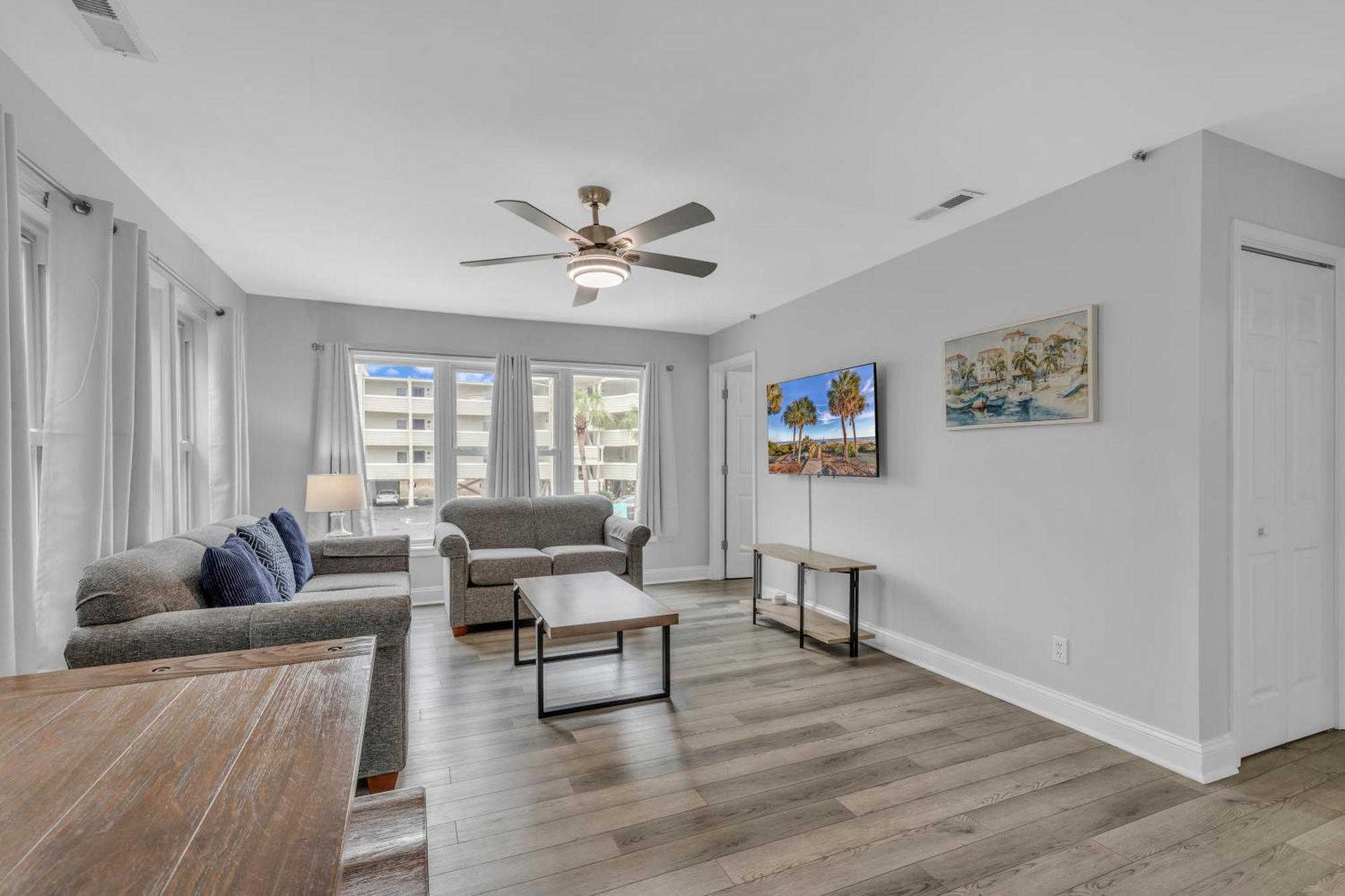 Island Palms Apartment