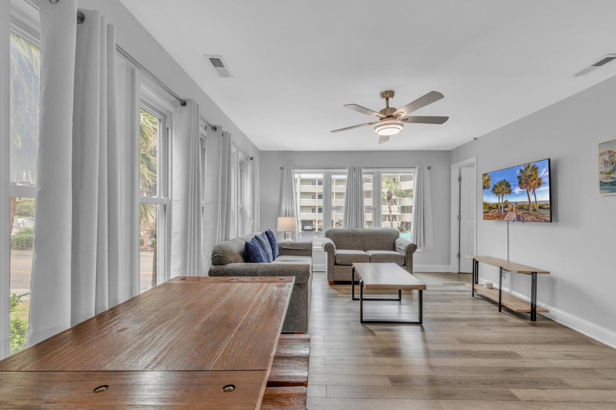 Island Palms Apartment *