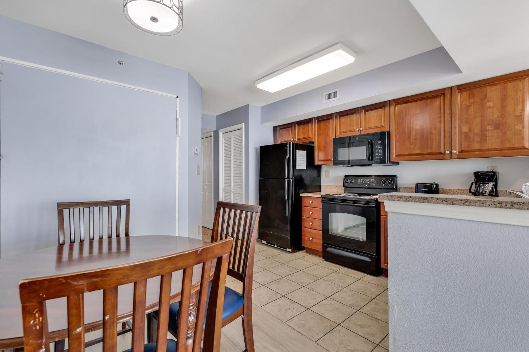Bright Beachfront 1br At Dunes Village