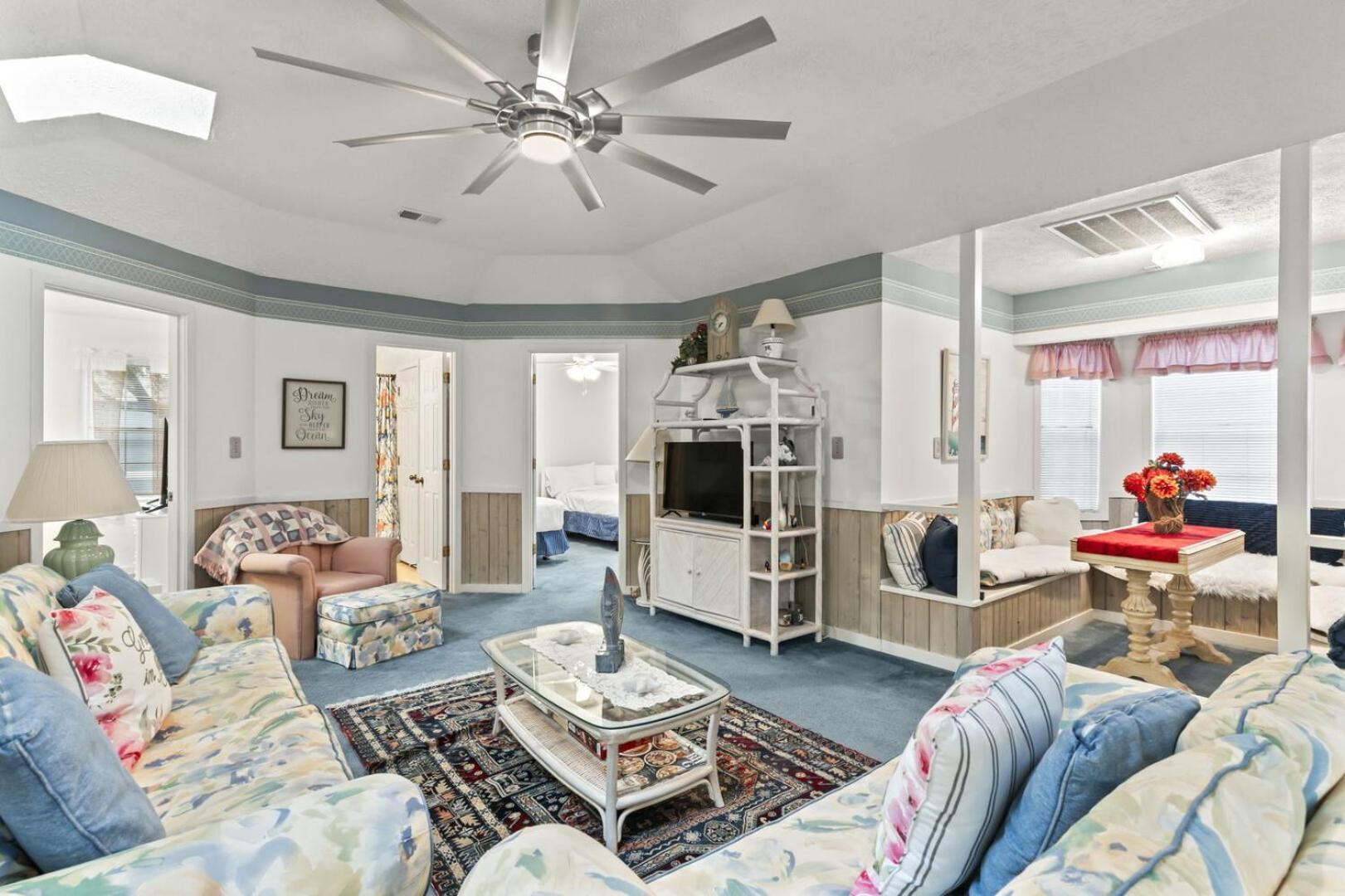 Two Bedroom House With Community Pool! Walk To The Beach! 299 Arrowhead Road * Myrtle Beach