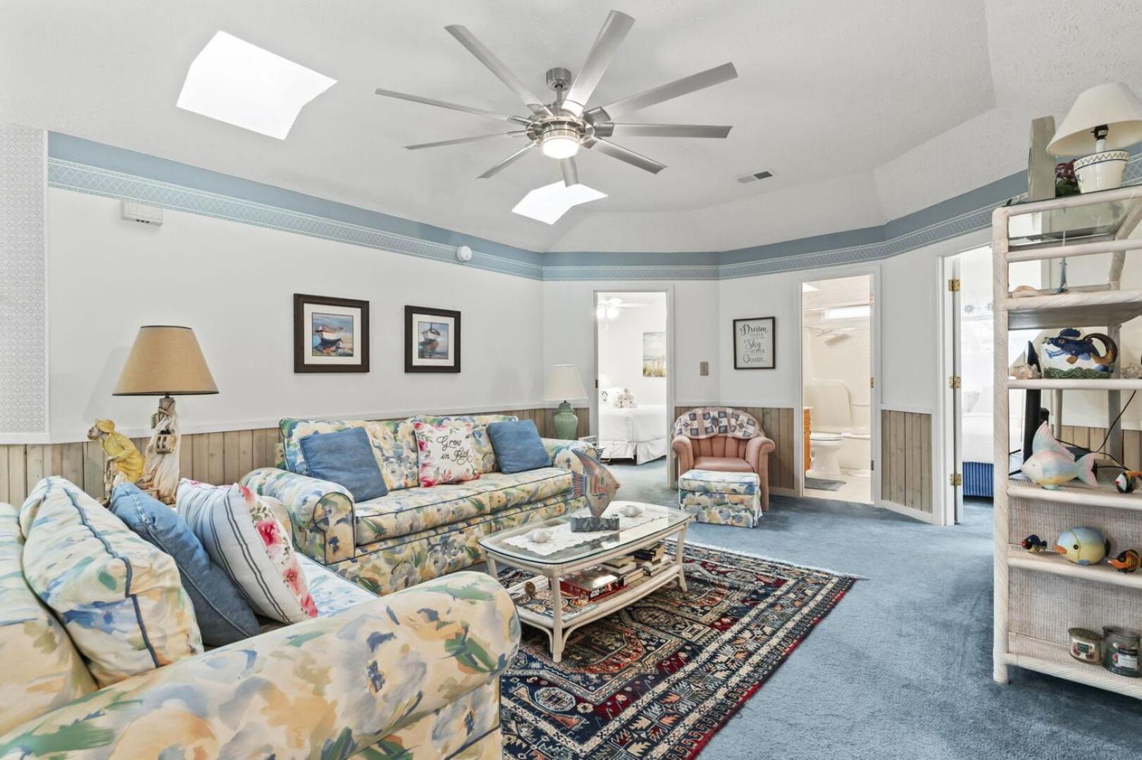 Two Bedroom House With Community Pool! Walk To The Beach! 299 Arrowhead Road Holiday home *