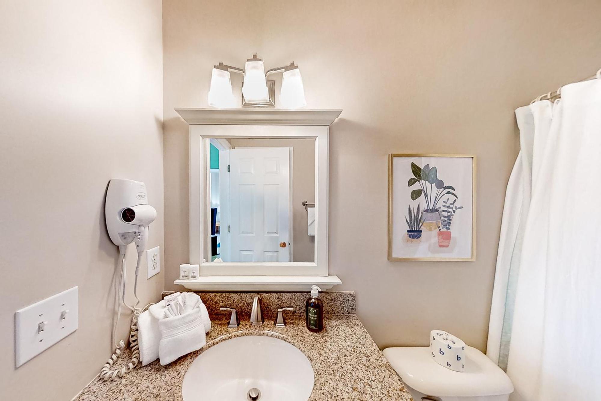 River Oaks 61m Apartment