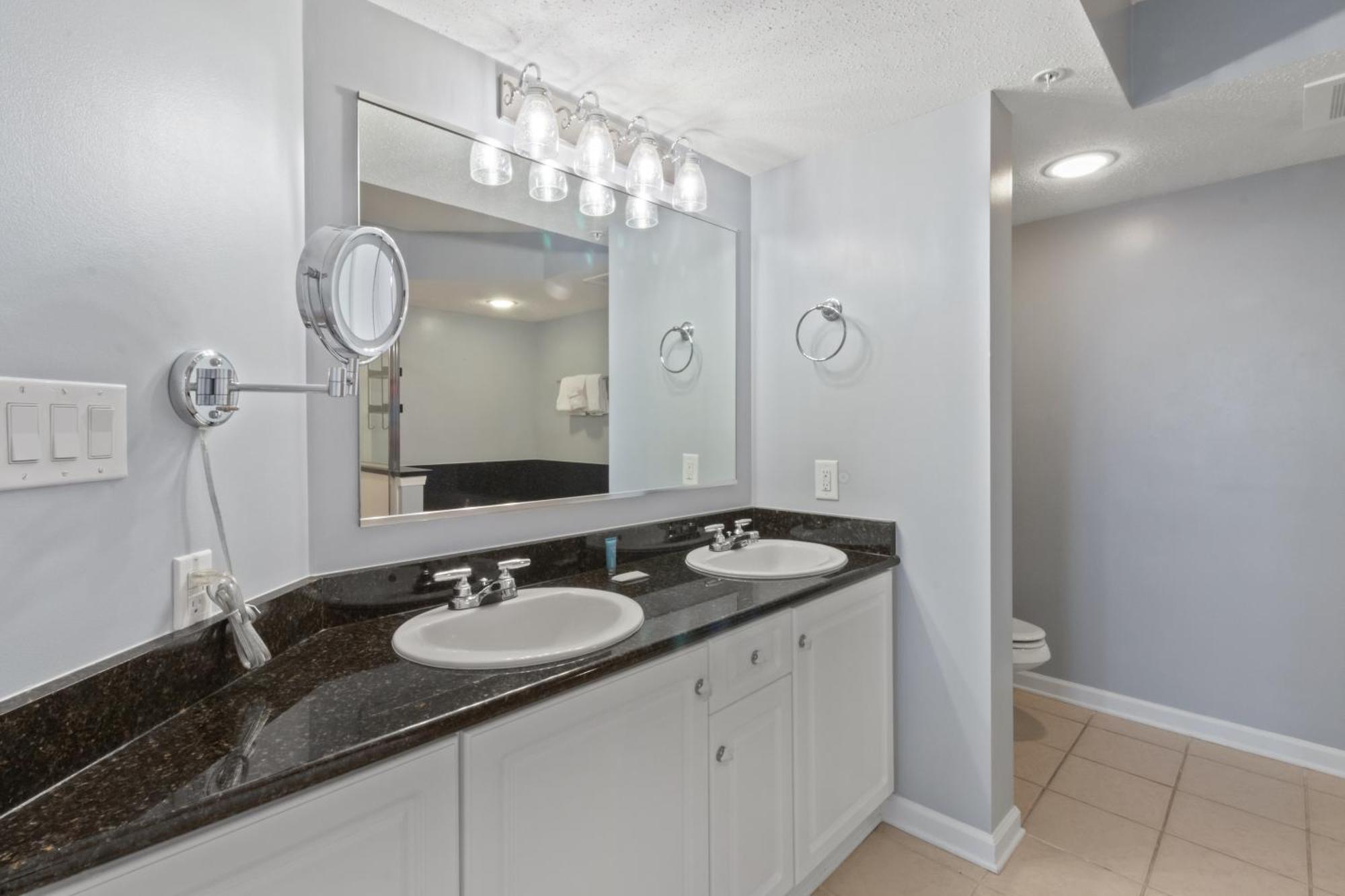 Yacht Club #2-504 Apartment *