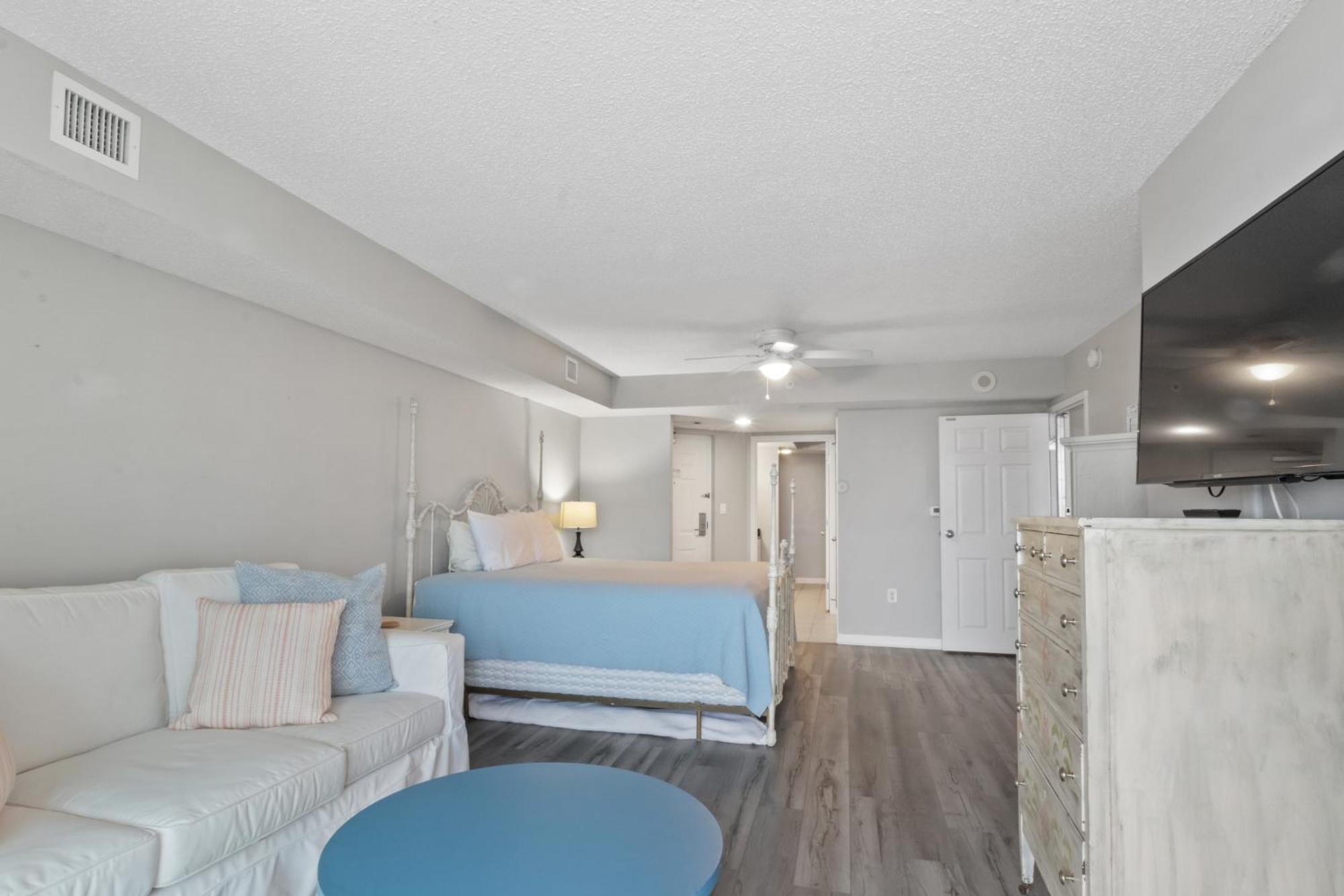 Yacht Club #2-504 Apartment