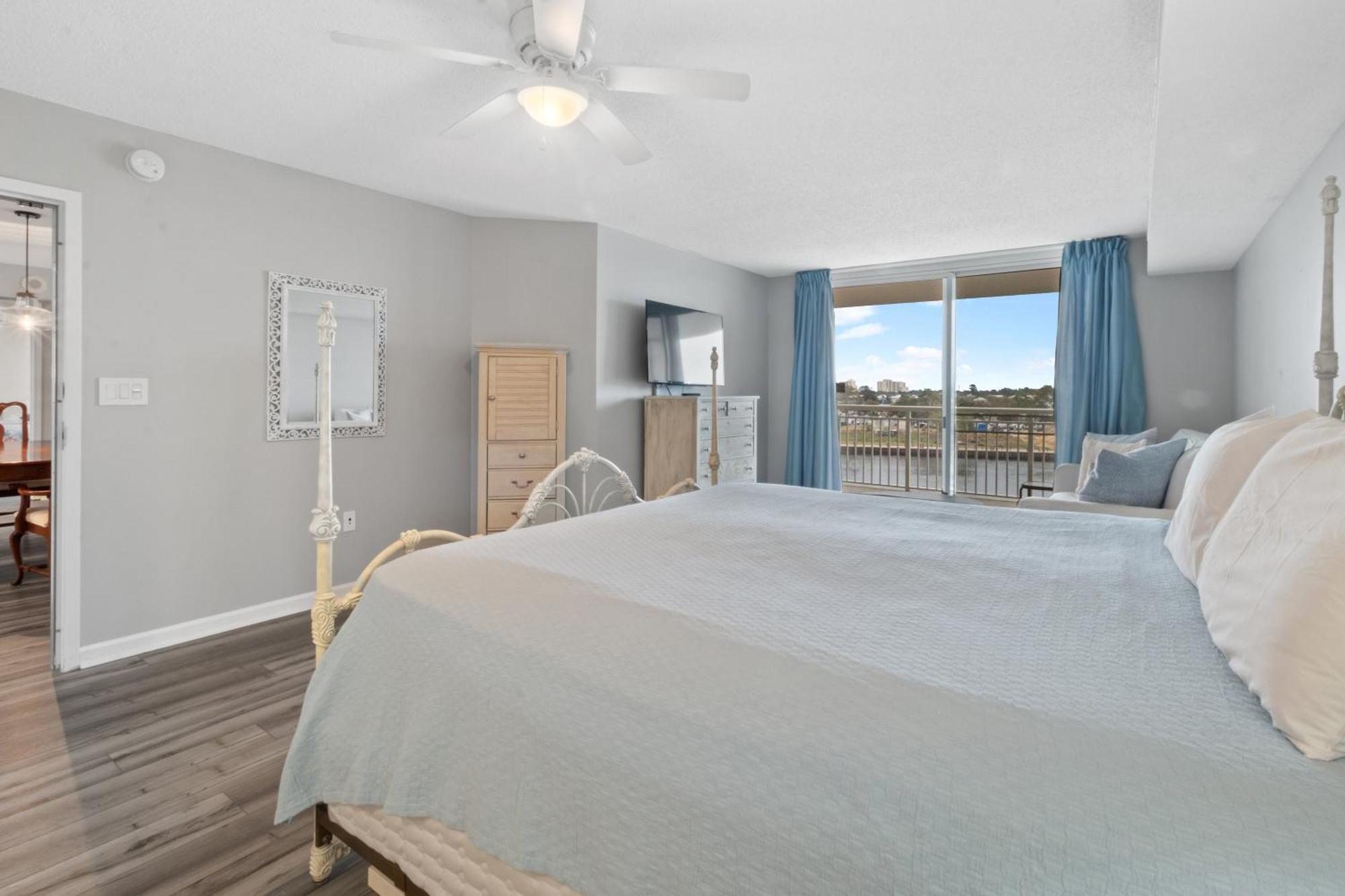 Yacht Club #2-504 Apartment *