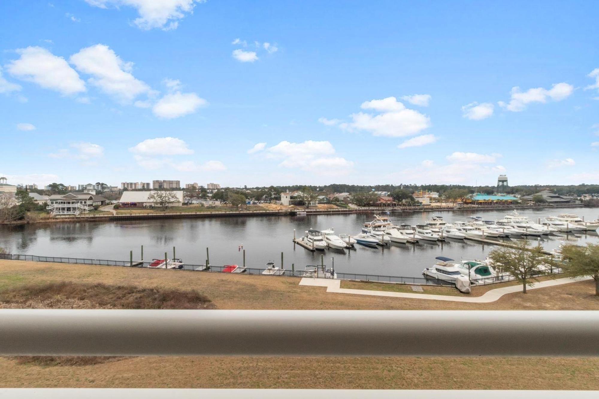 Yacht Club #2-504