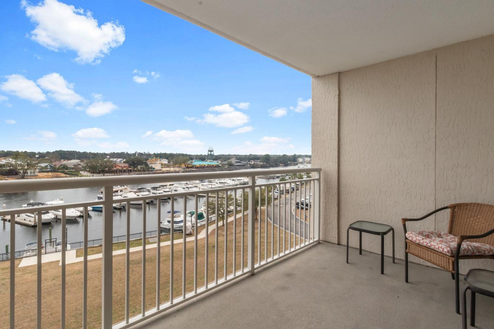 Yacht Club #2-504 Apartment *