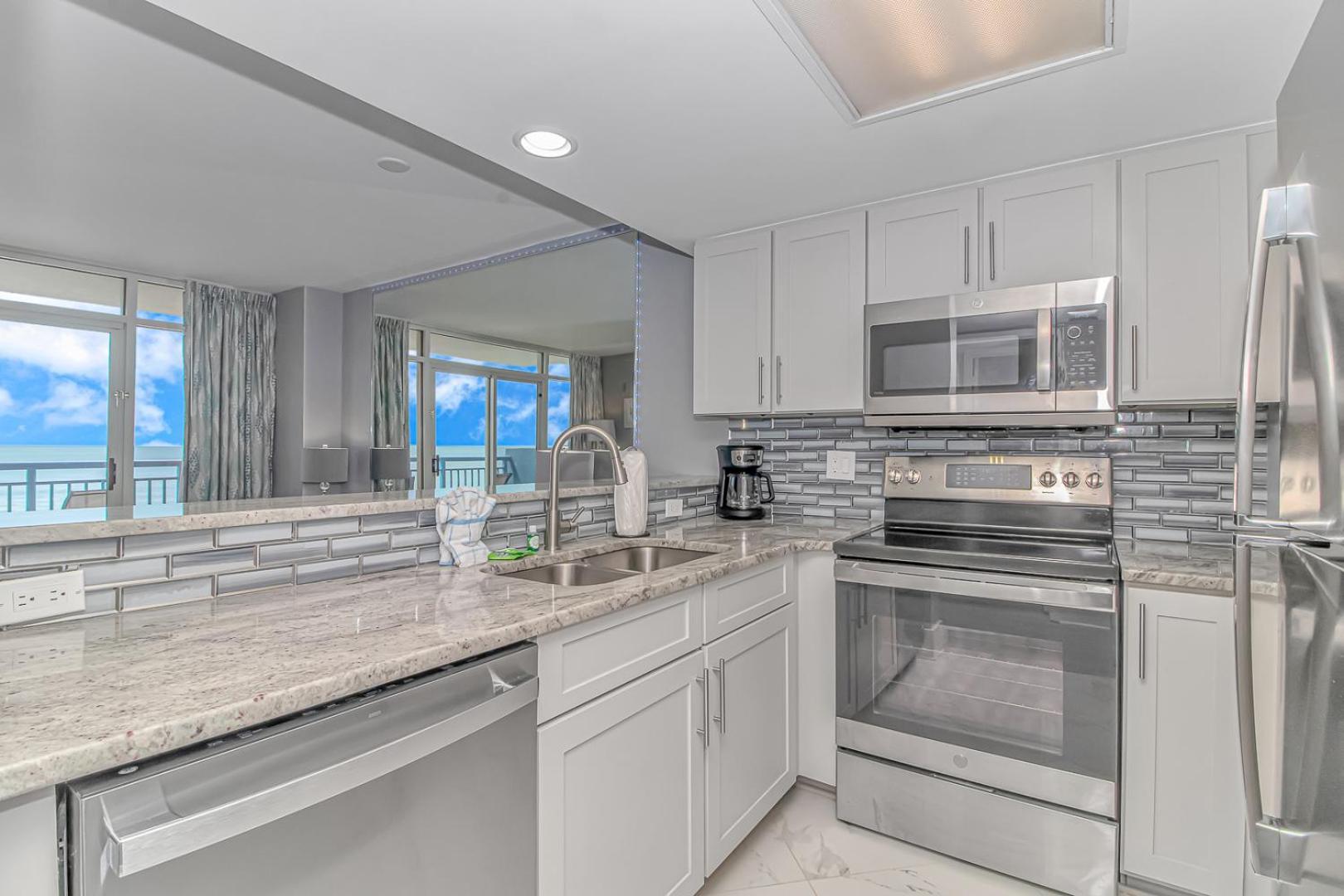 Newly Renovated, Oceanfront, 2 Bedroom - Atlantica 452
