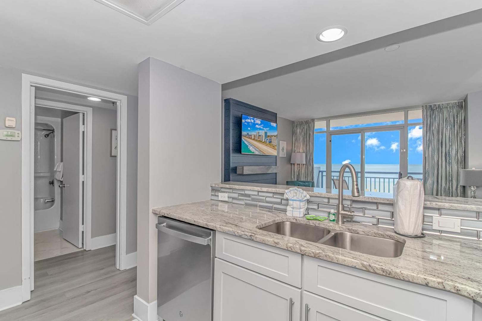 Newly Renovated, Oceanfront, 2 Bedroom - Atlantica 452 *