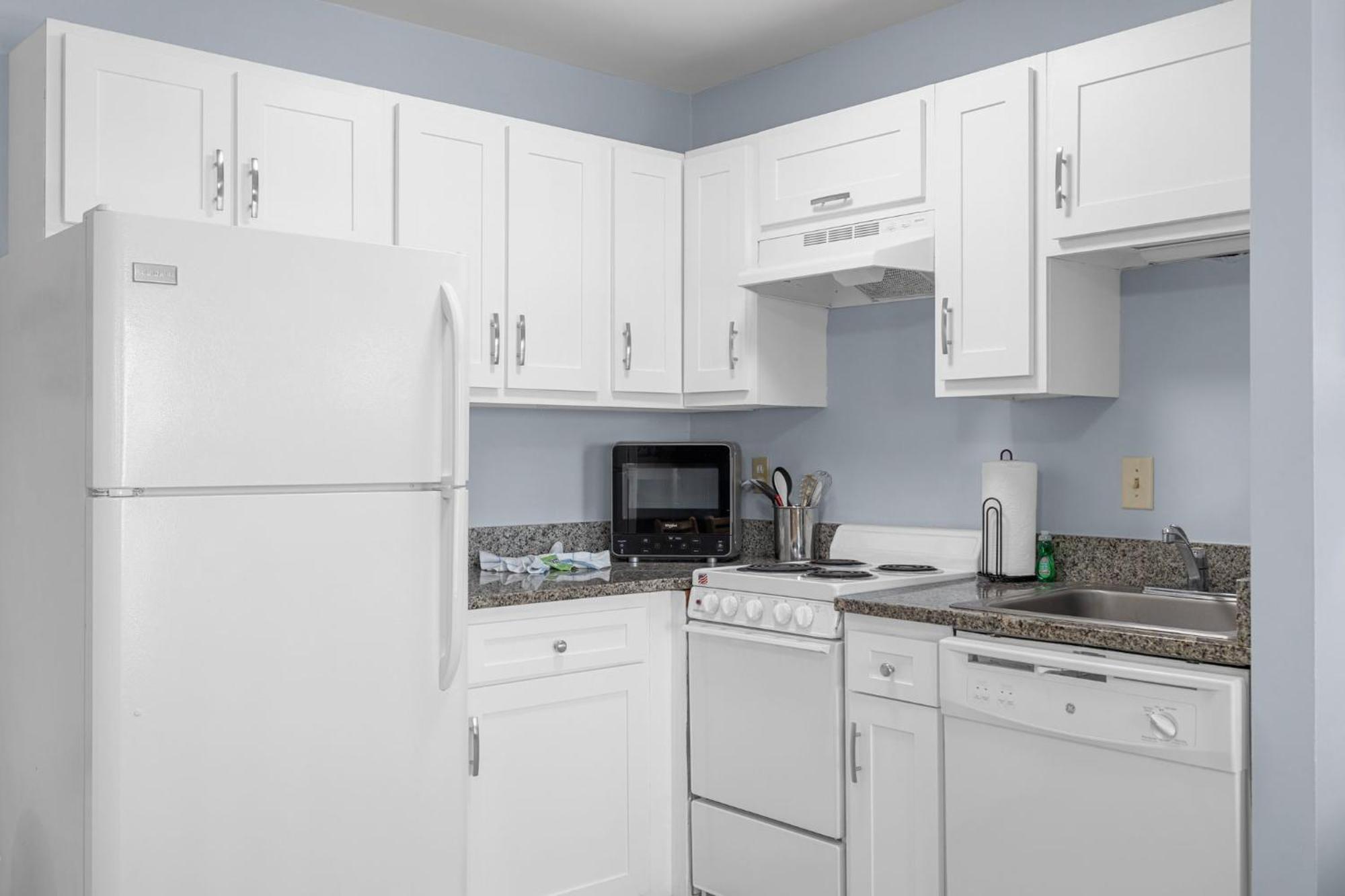 Discover Serenity In Oceanview Apartment