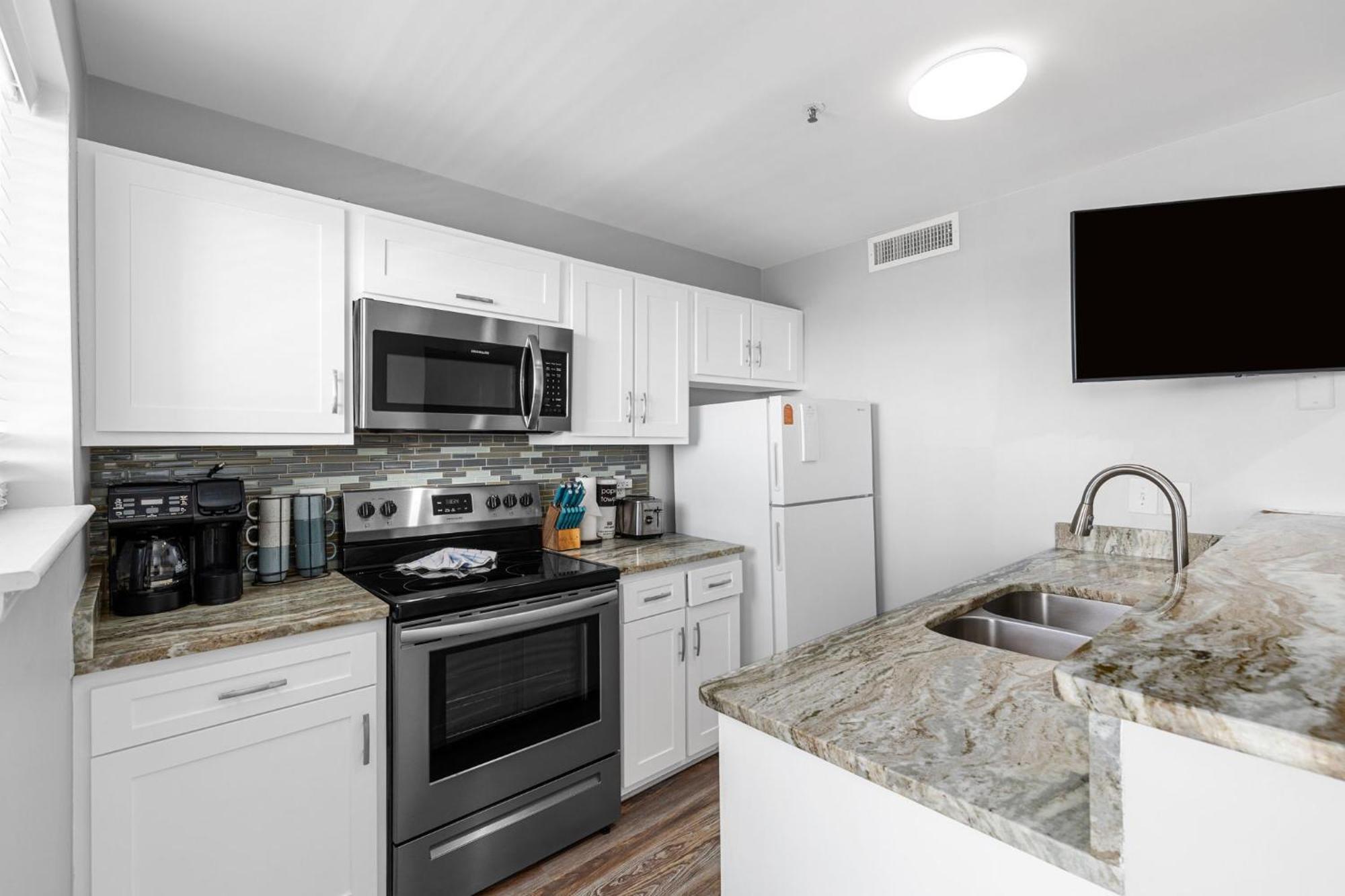 Beautiful 2br Penthouse With Amazing Views *