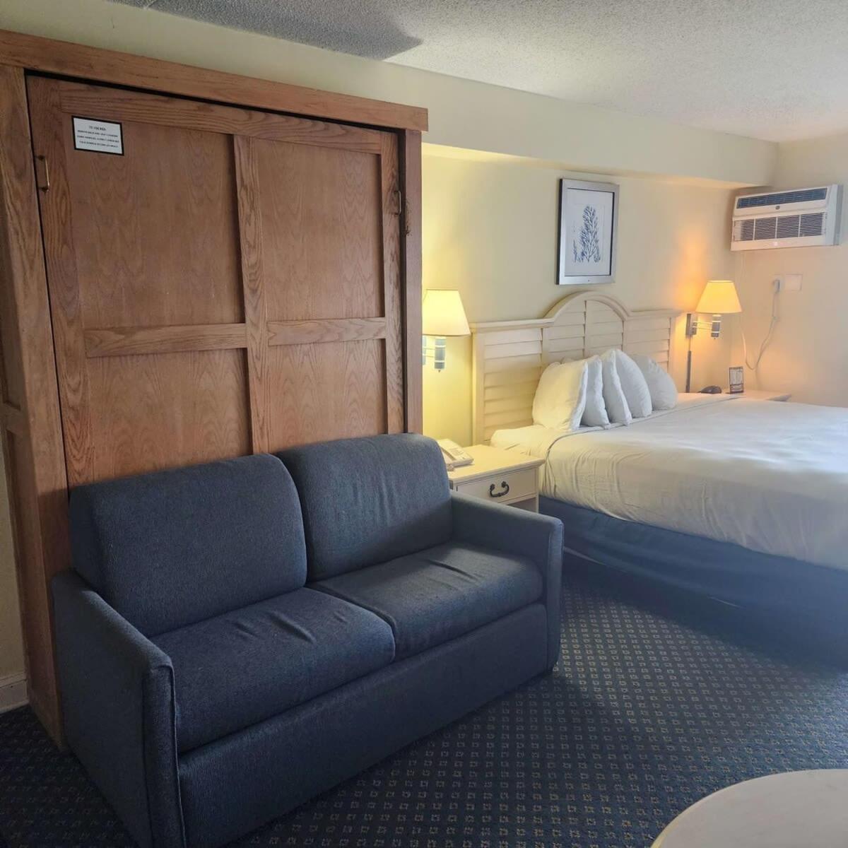 Apartment Oceanfront Efficiency T208 Myrtle Beach