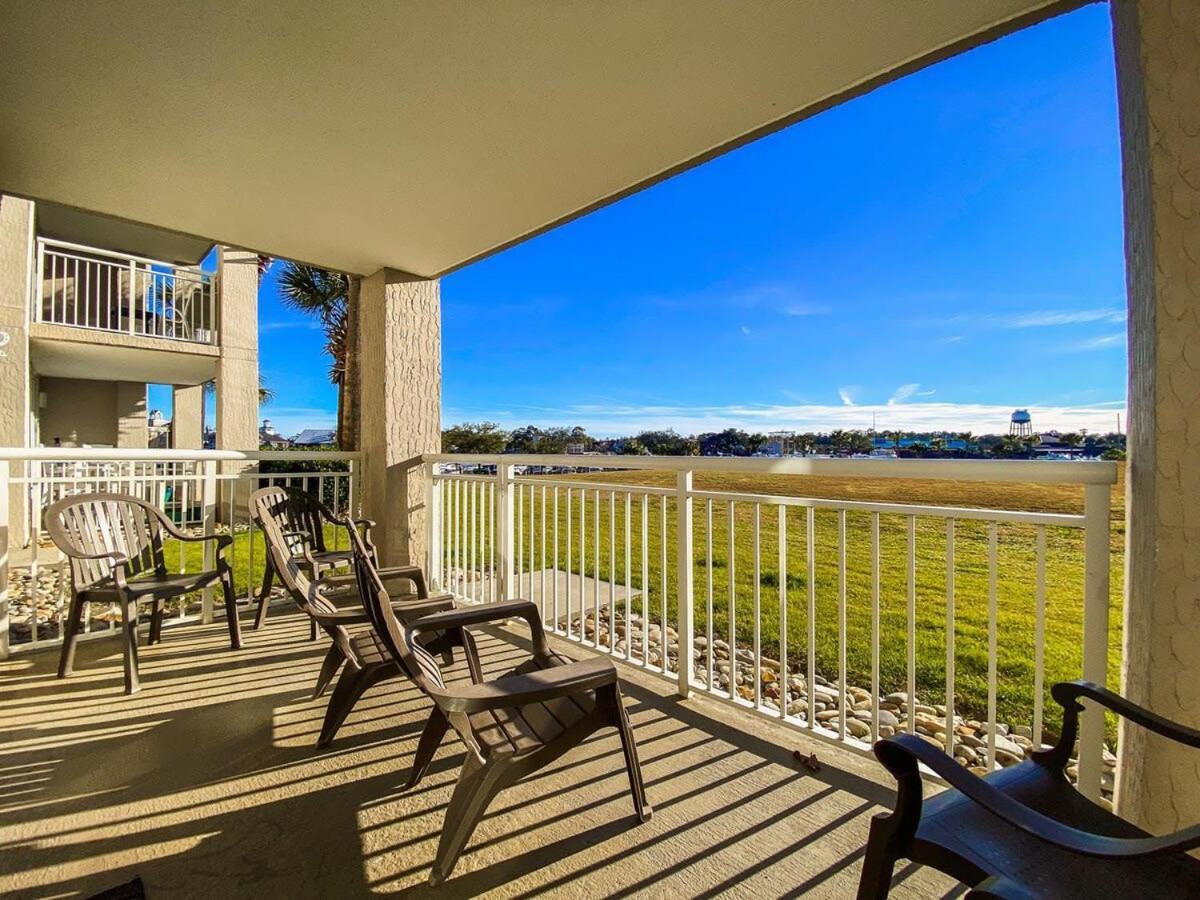 Holiday home Huge Yacht Waterfront Paradise 15000sf Pool Hot Tub Myrtle Beach