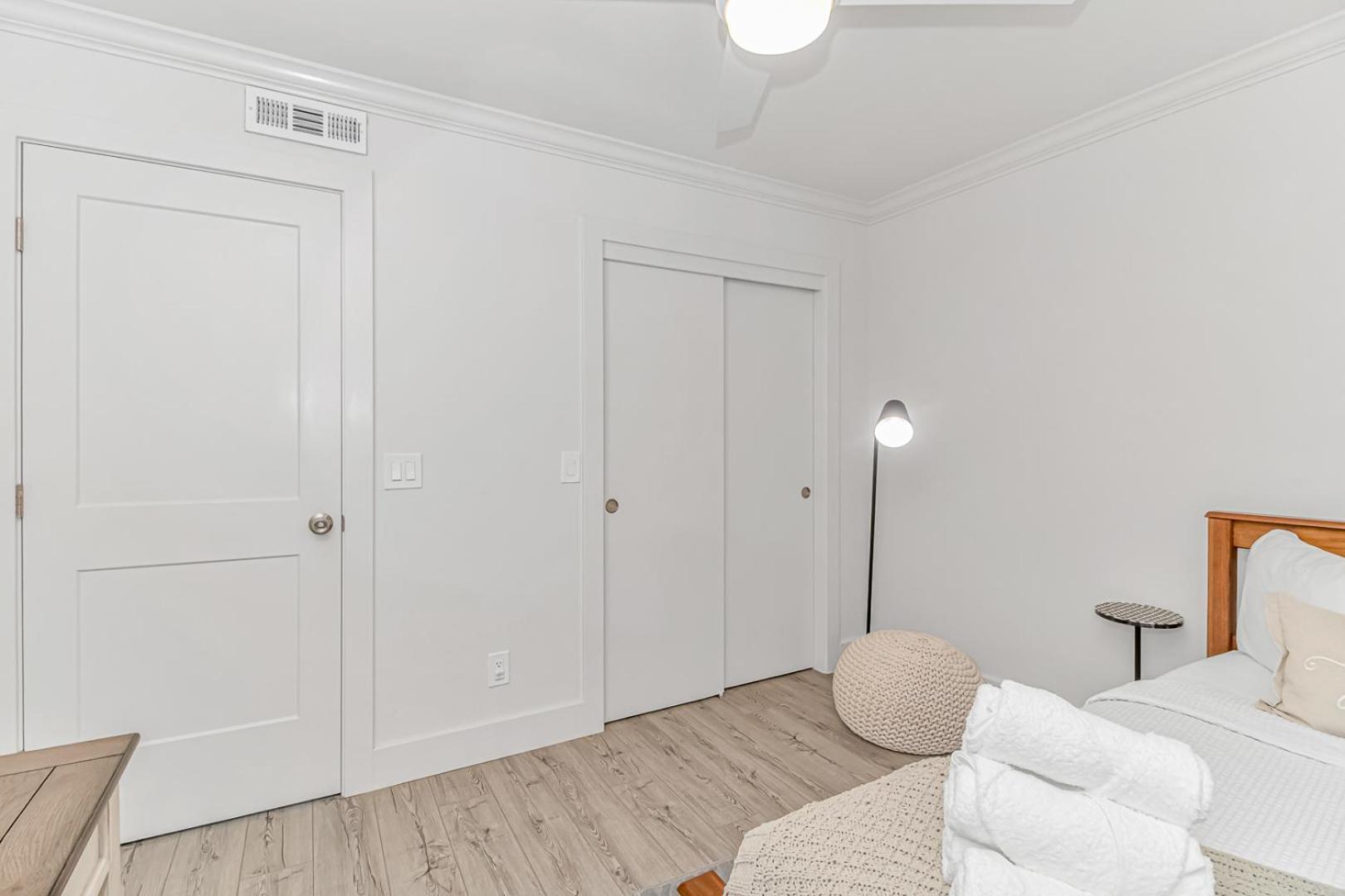 Beautifully Renovated 2 Br. On The Golden Mile-stunning Ocean Views-ocean Forest A-305 Holiday home