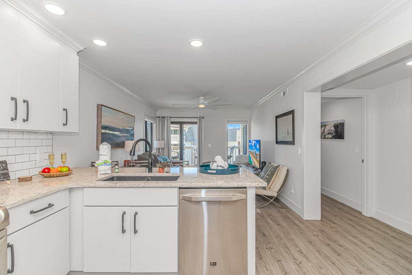 Holiday home Beautifully Renovated 2 Br. On The Golden Mile-stunning Ocean Views-ocean Forest A-305 *