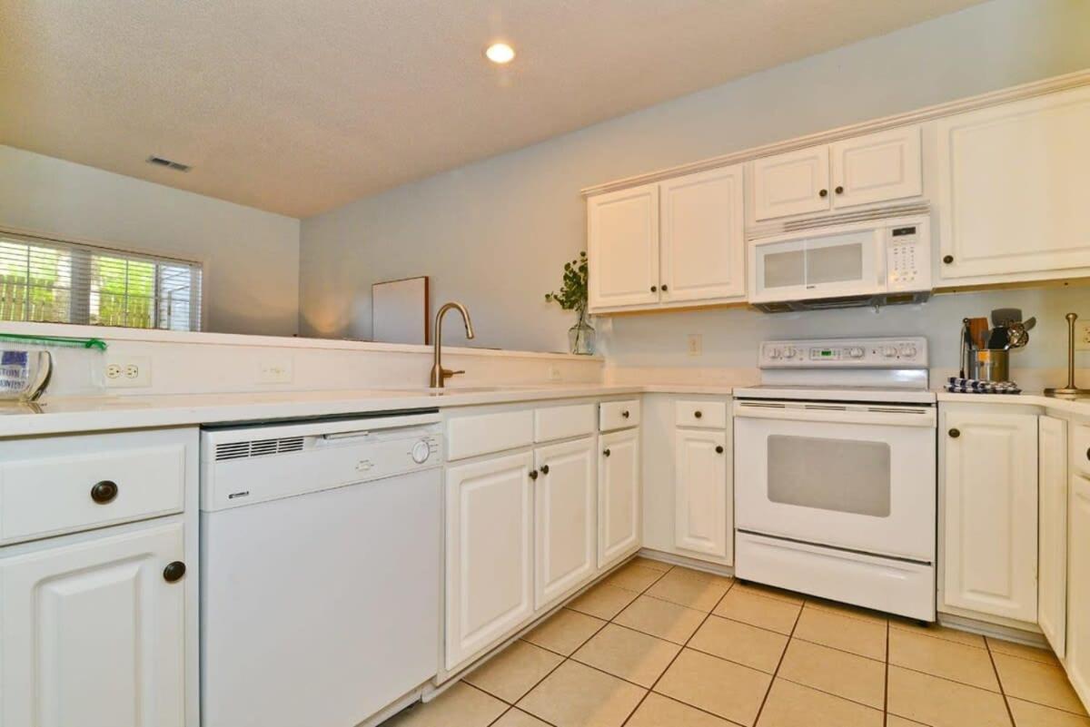 Cherry Grove Close To W Pool Holiday home