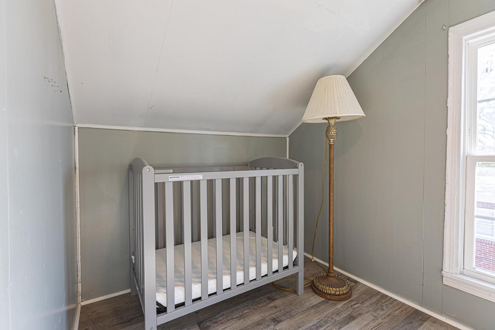 Beachy Central, Near Beach, 2 King Beds, Crib, Huge Private Yard, Patio, Porch, Bbq, & Firepit Holiday home Myrtle Beach
