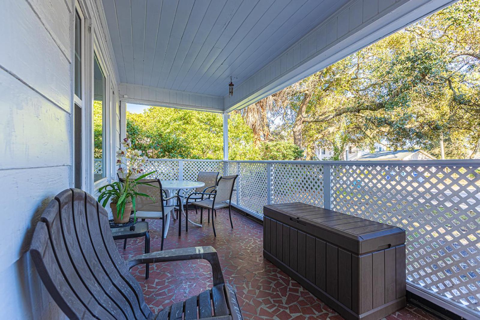 Beachy Central, Near Beach, 2 King Beds, Crib, Huge Private Yard, Patio, Porch, Bbq, & Firepit Holiday home *