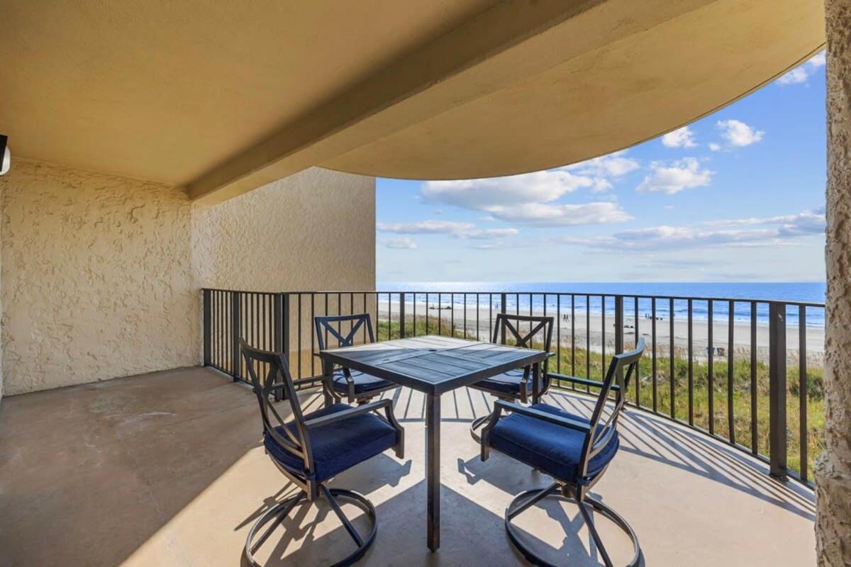 Beachfront Breeze At The Sea Castle Holiday home