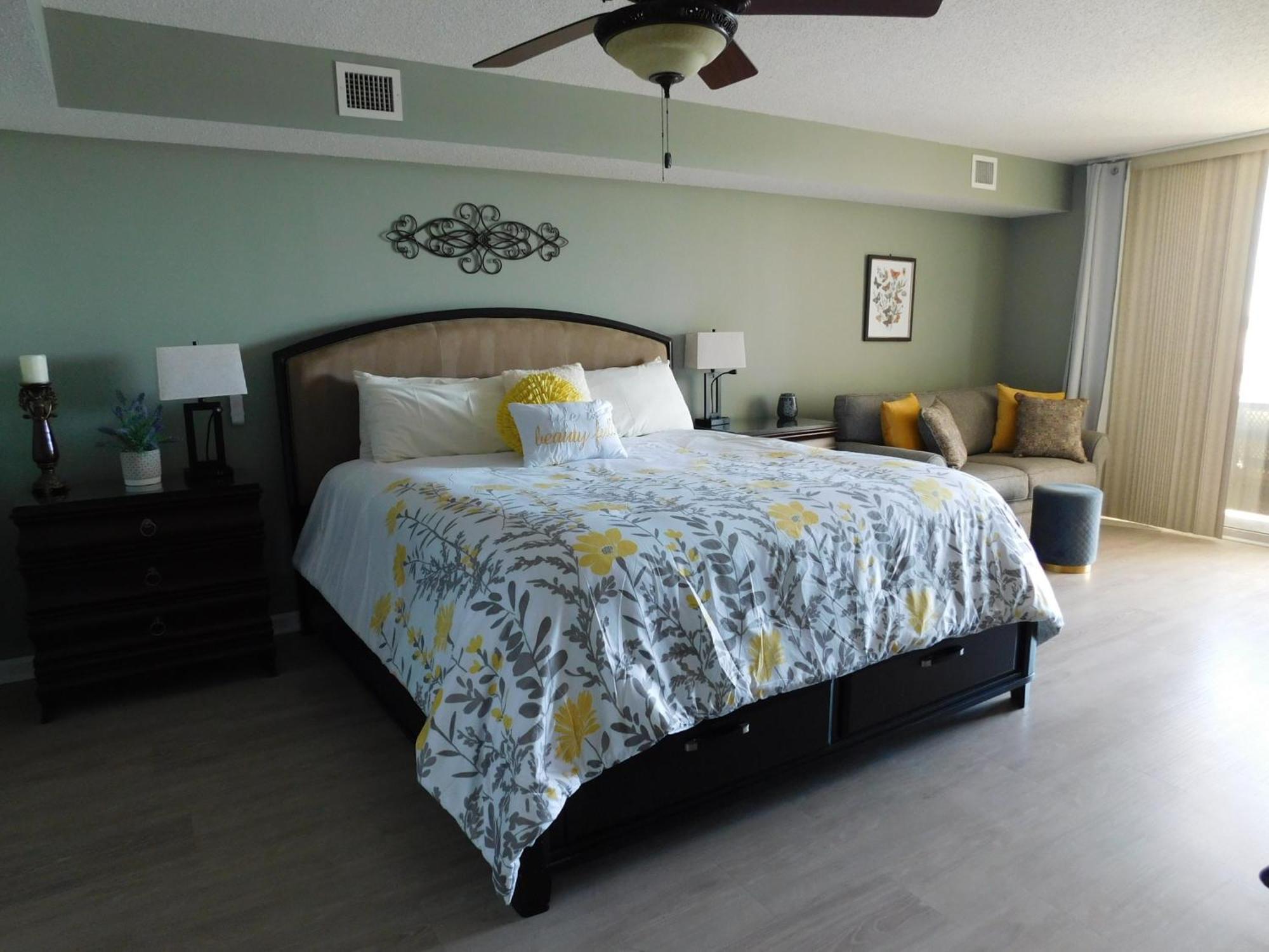 Yacht Club #2-502 Apartment