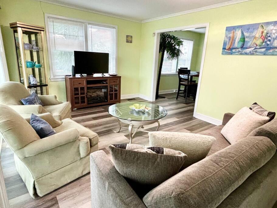 Charming Coastal Retreat Pets Are Welcome * Myrtle Beach