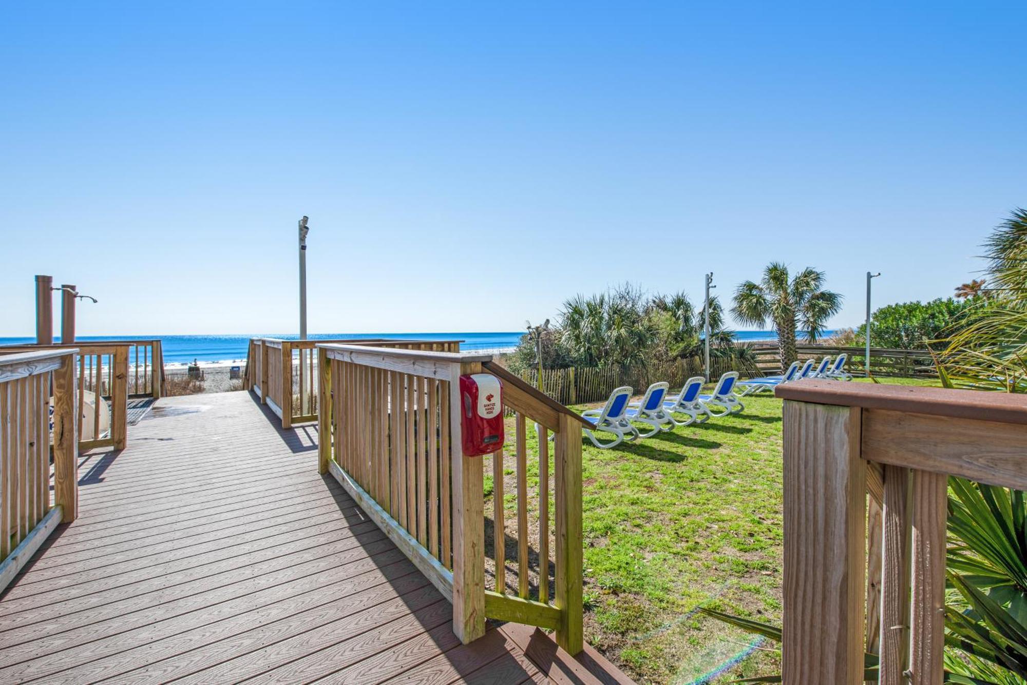 Stylish Oceanview Getaway Modern 1br At Carolinian Resort